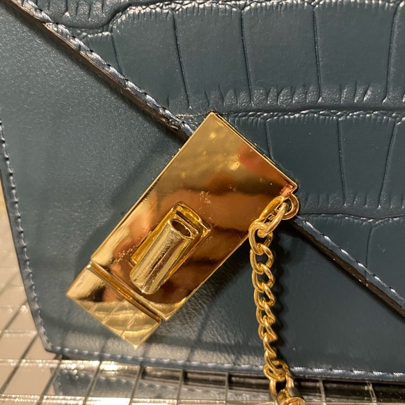 NWT Teal blue purse with gold hardware shoulder/crossbody strap-CityOne - Picture 6 of 16